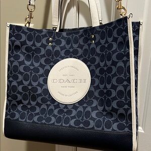 Coach Navy and Cream Signature Tote